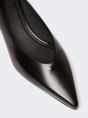 Kitten-heel leather court shoes - Black