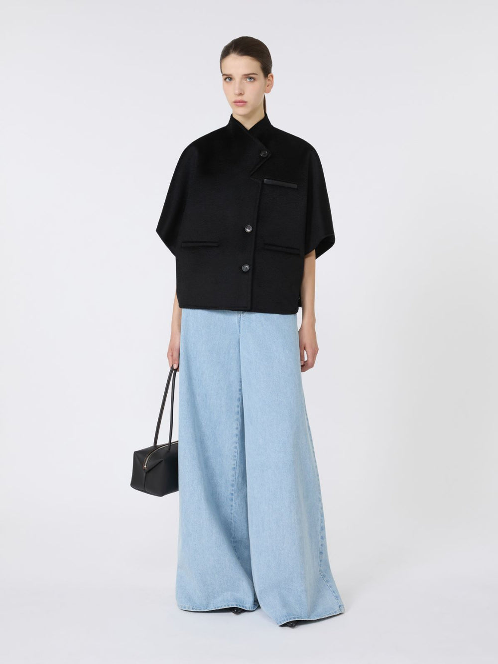 Long cropped cape in cashmere drap - Black