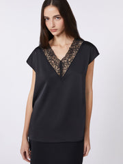 Feminine satin top - Black