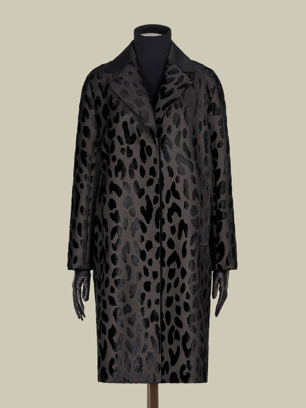 Single-breasted spotted velvet coat - Black