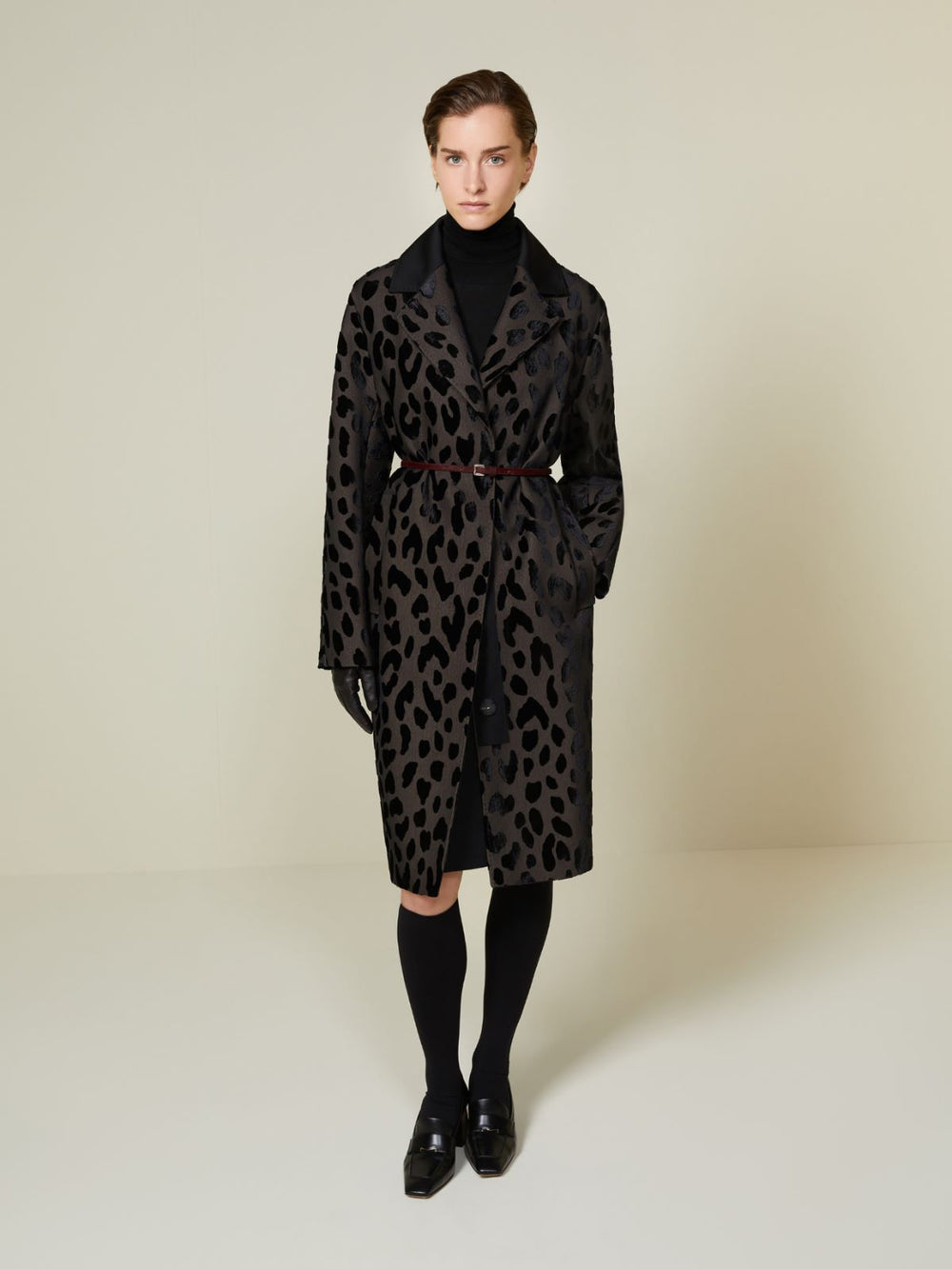 Single-breasted spotted velvet coat - Black