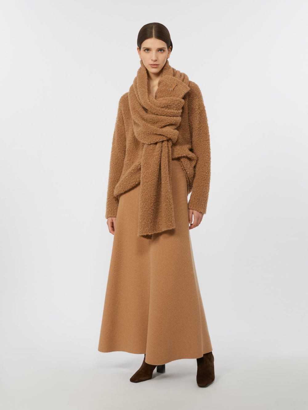 Bouclé silk V-neck camel jumper - Camel