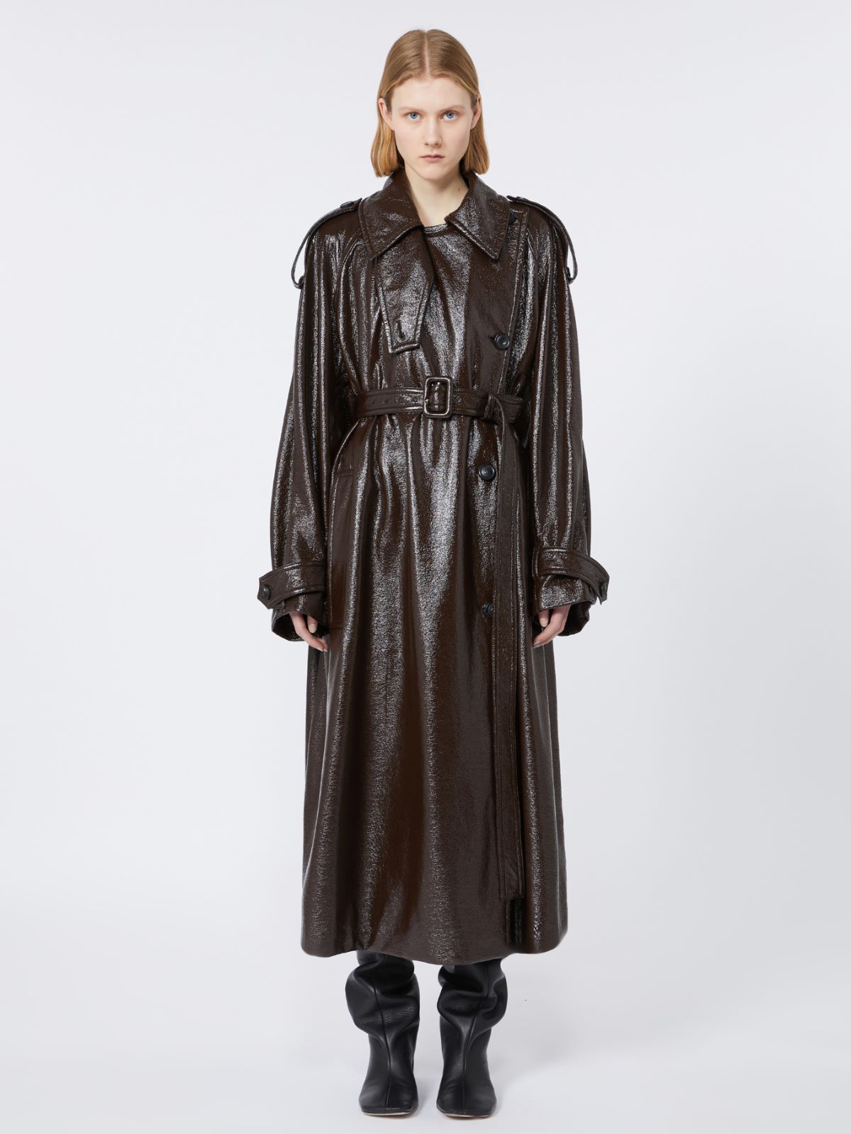 Long trench coat with patent leather effect - RUNWAY - Coffee