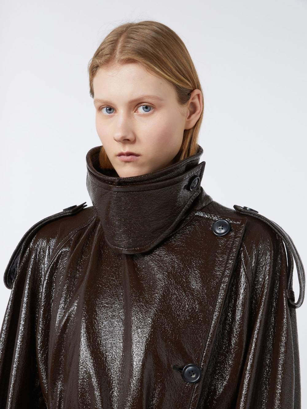 Long trench coat with patent leather effect - RUNWAY - Coffee