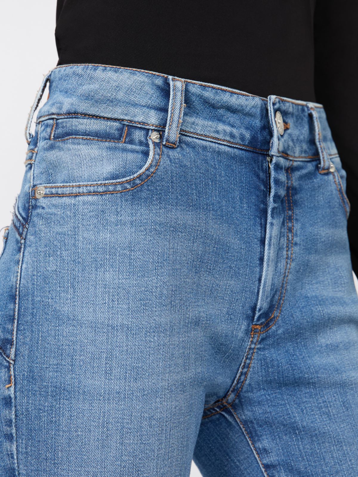 Perfect-fit low-rise mini flare trousers - Ultramarine