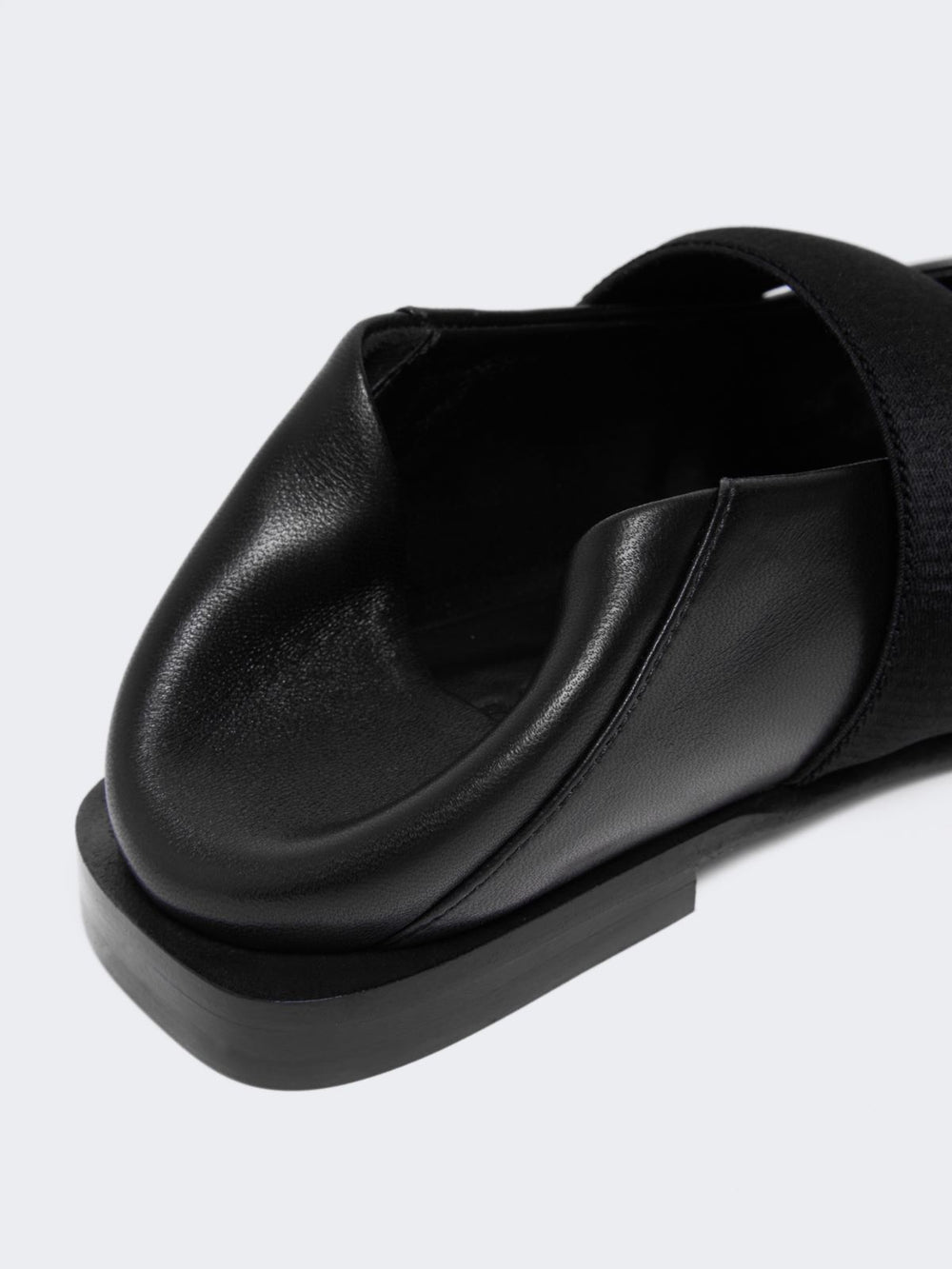 Ballerina with elastic band - Black