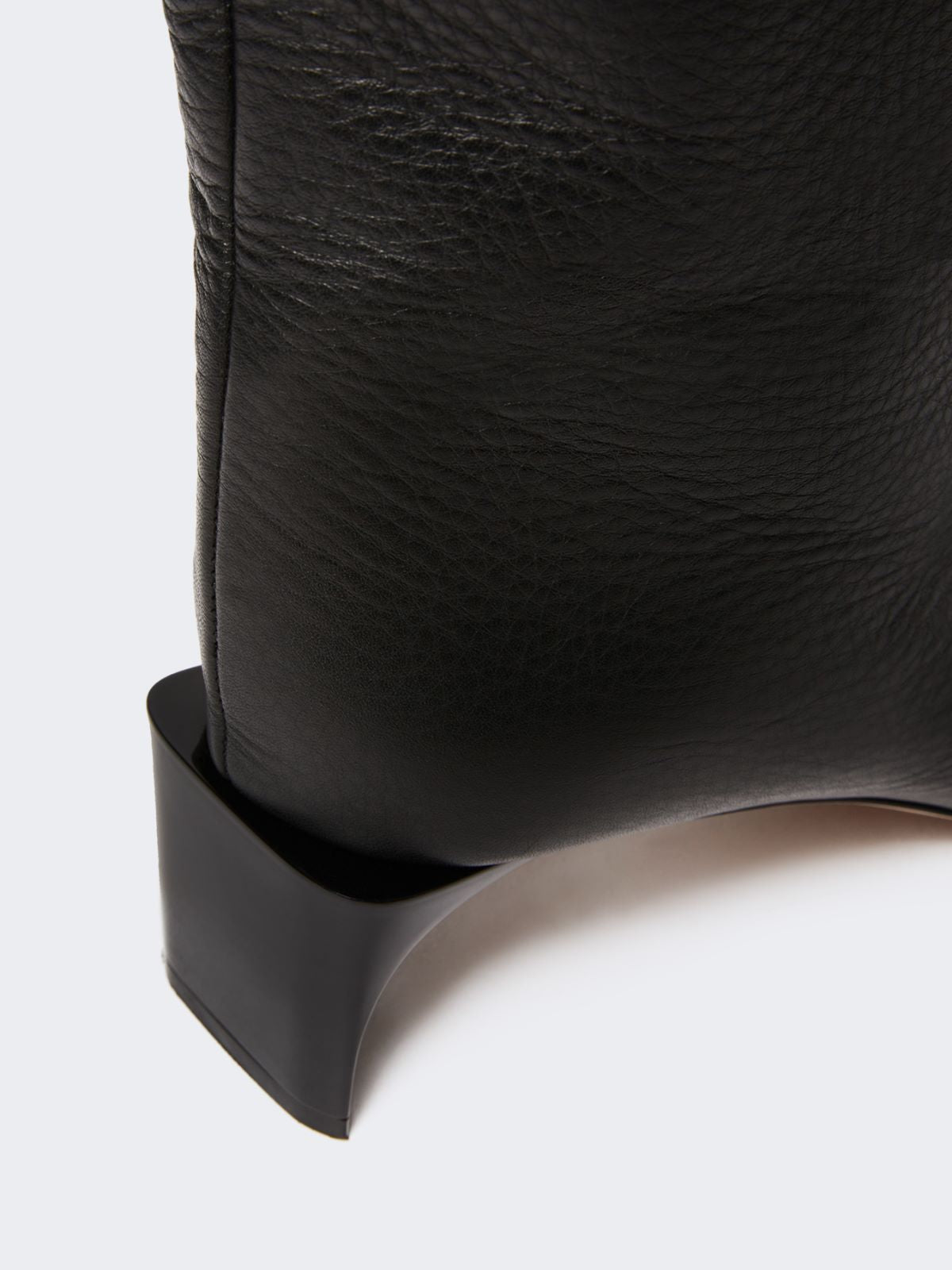 Thigh-high calfskin boots - RUNWAY - Black