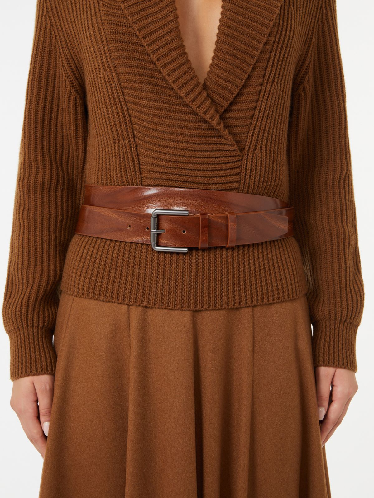 Long leather belt - Dark brown