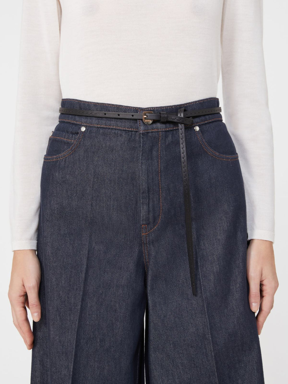 Natural leather belt - Black