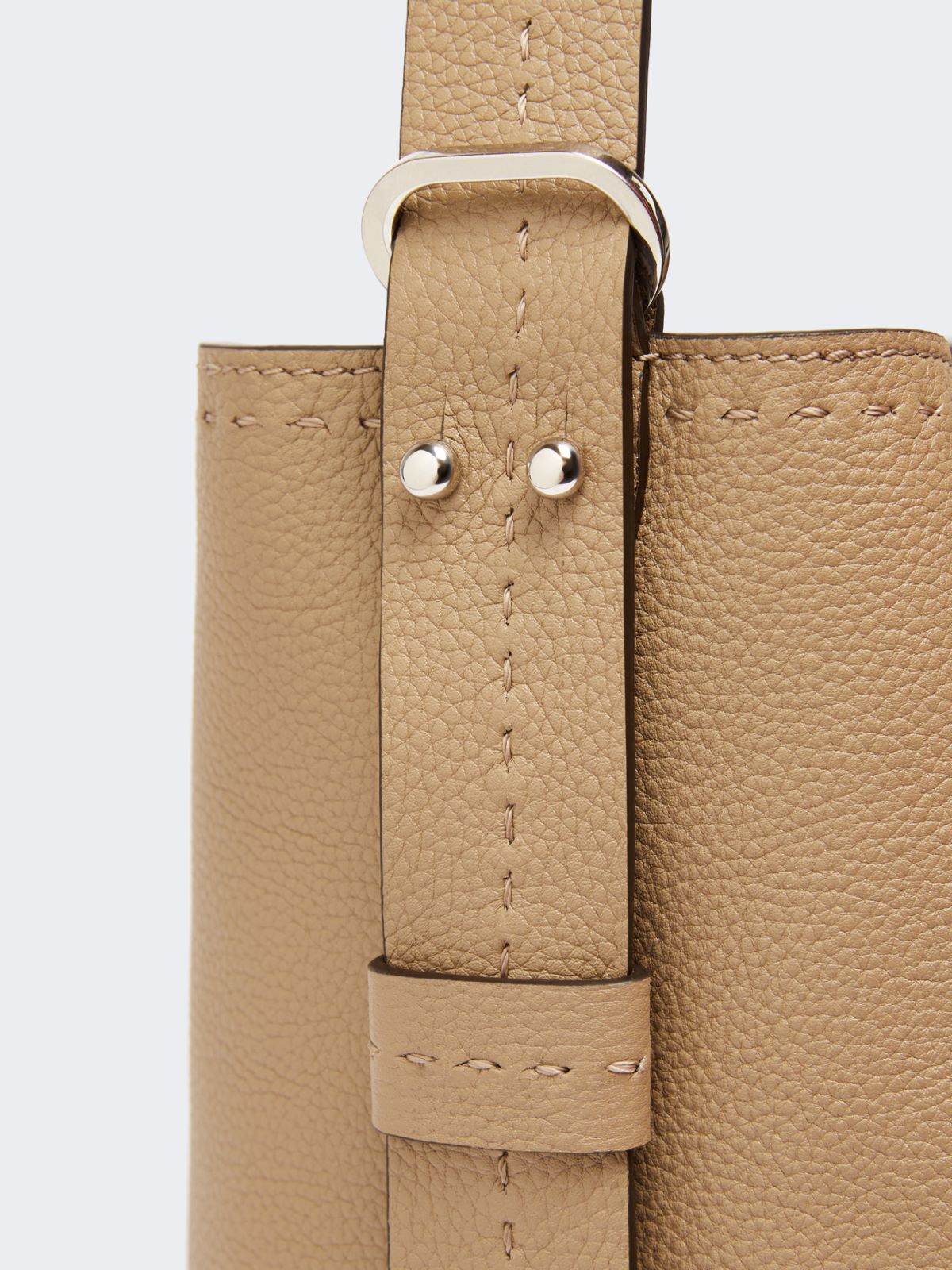 - Medium Archetipo leather bag - Mud