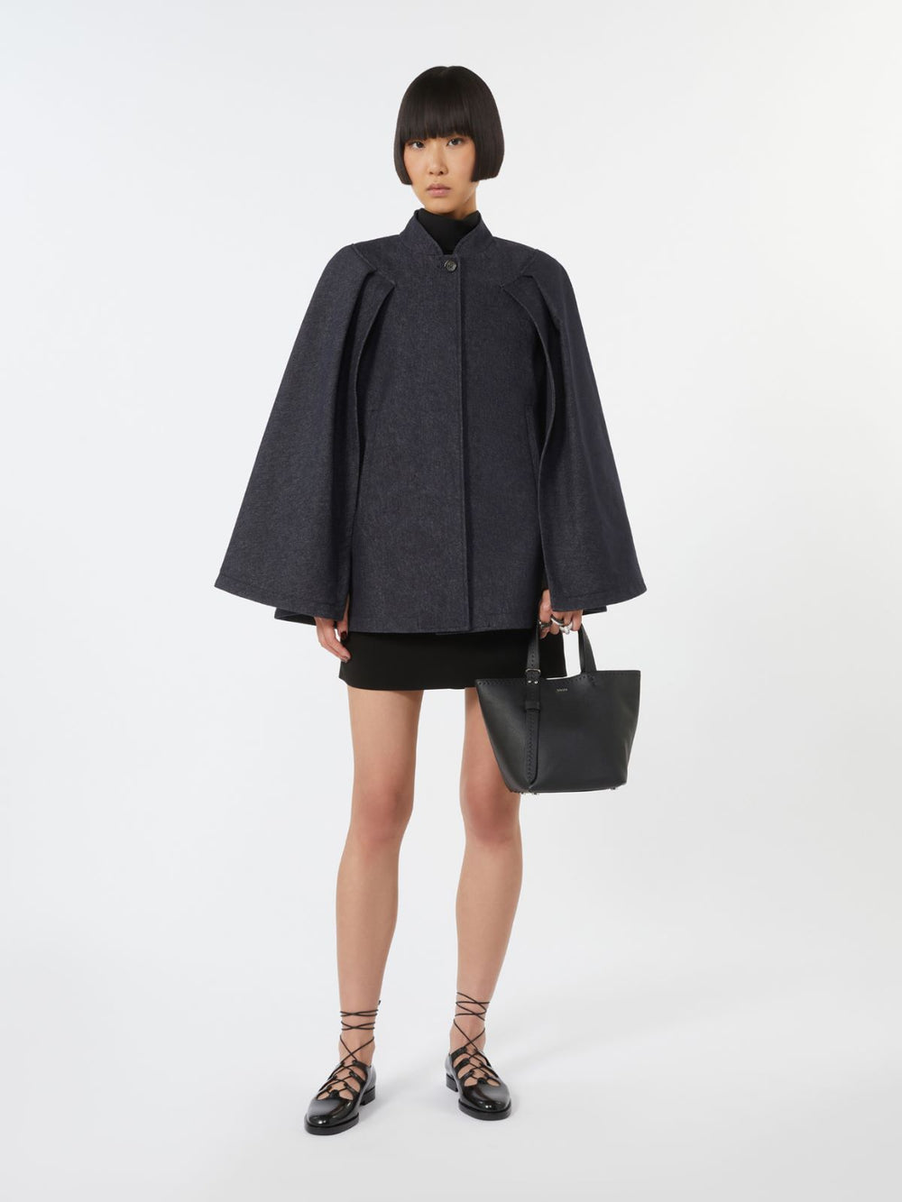 Extra-small leather Archetipo bag - Black