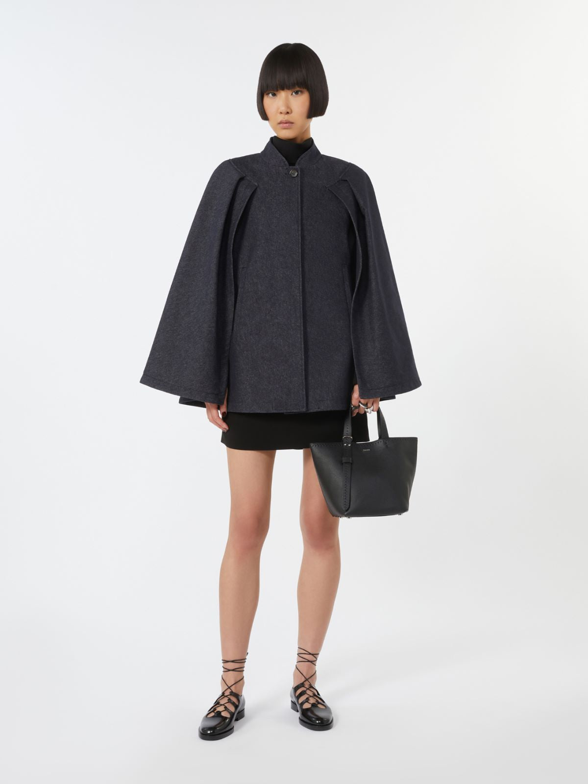 Extra-small leather Archetipo bag - Black