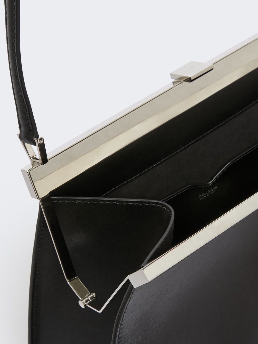 Low-sheen leather handbag - Black
