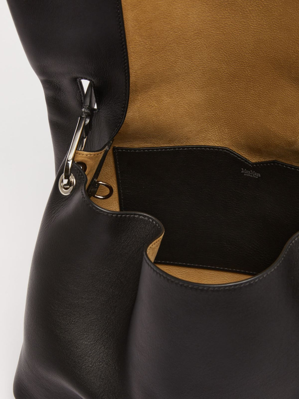 Archetipo leather handbag - Black