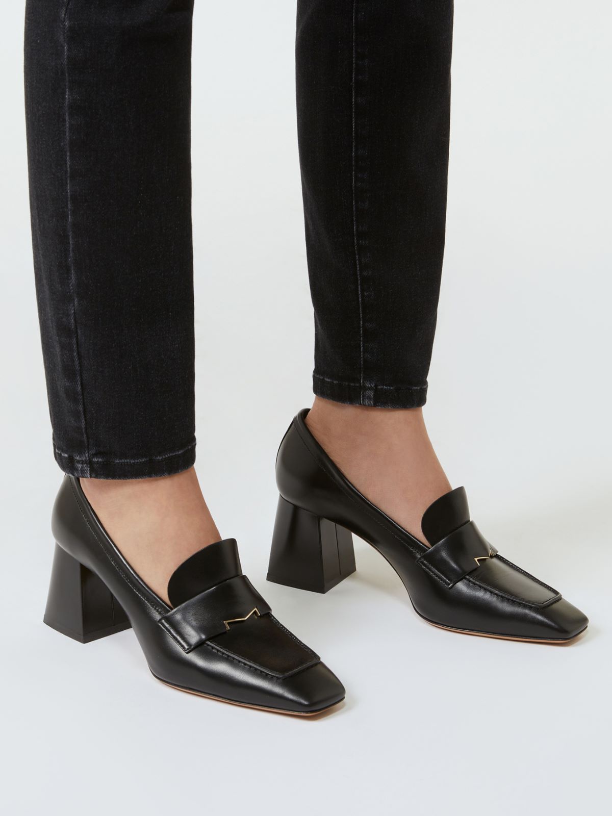Leather loafers with heel - Black