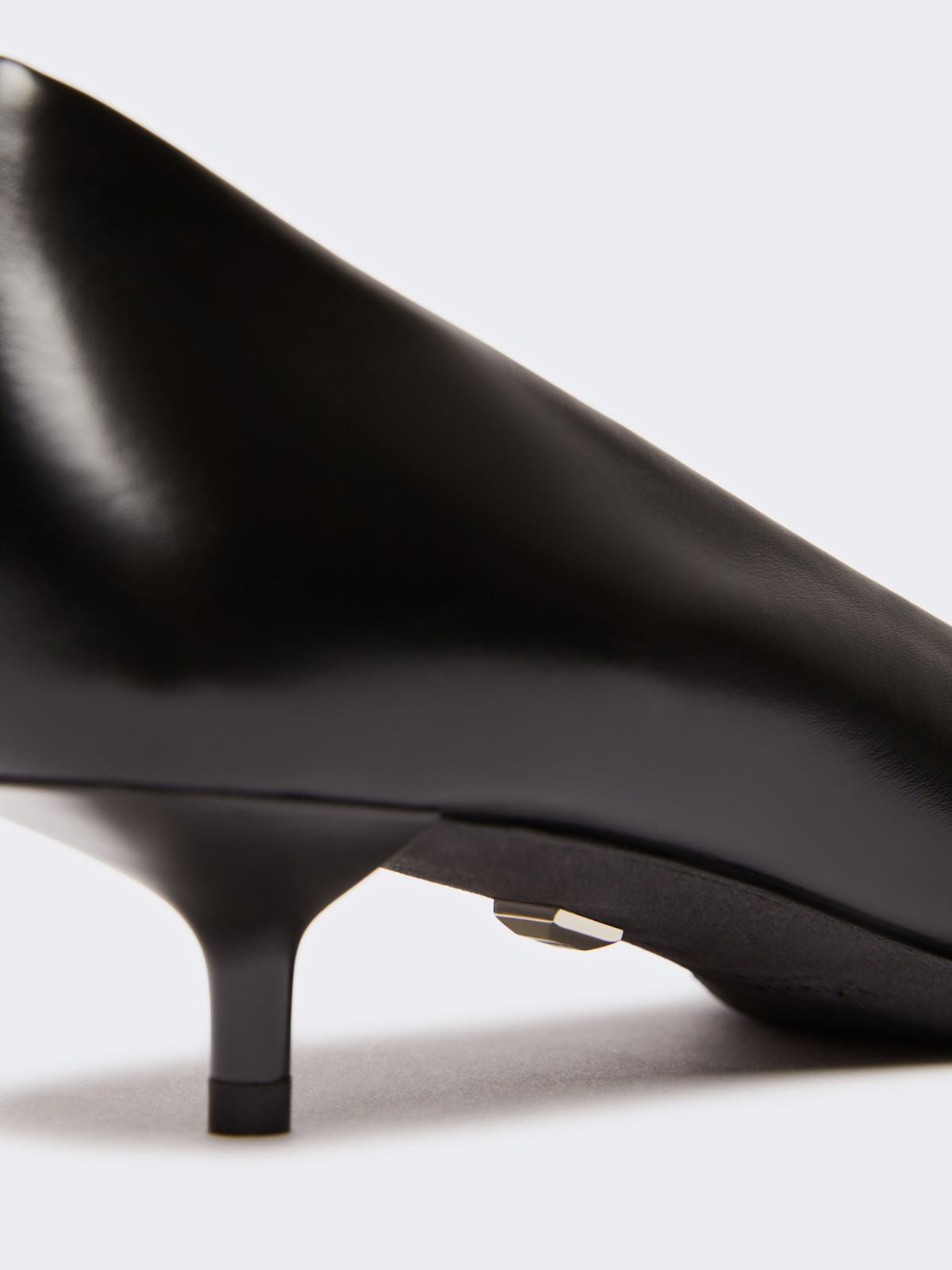 Kitten-heel leather court shoes - Black