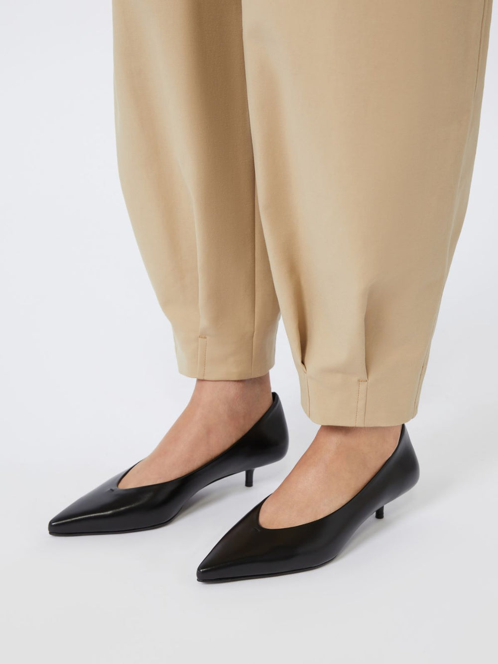 Kitten-heel leather court shoes - Black