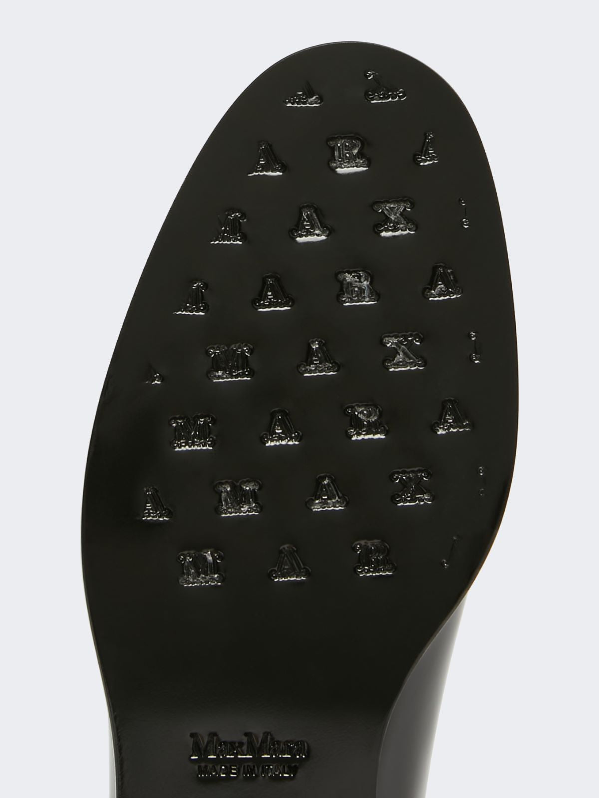 Lace-ups in shiny leather - Black