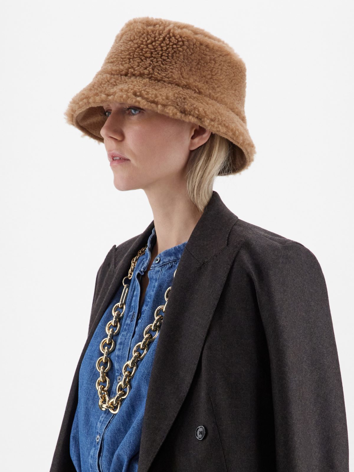 Reversible camel and Teddy fabric cloche hat - Camel