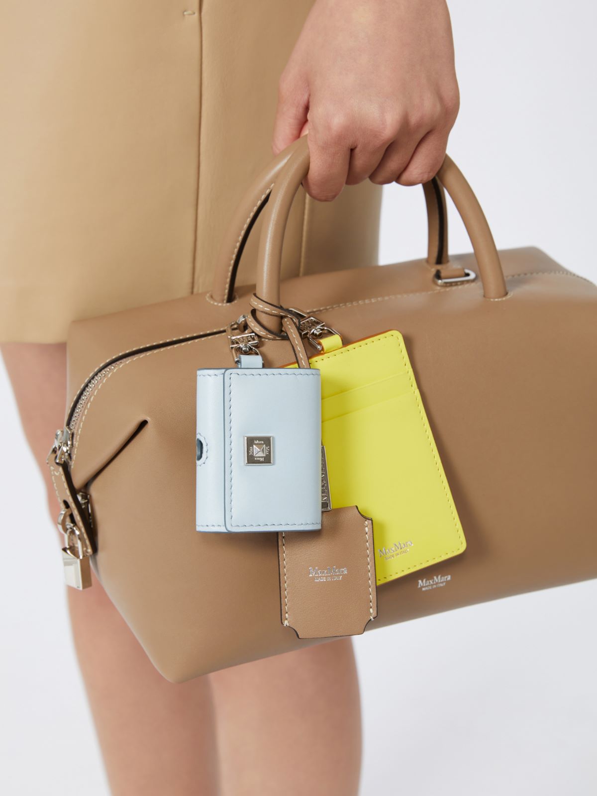 Leather earphone pouch - Sky blue