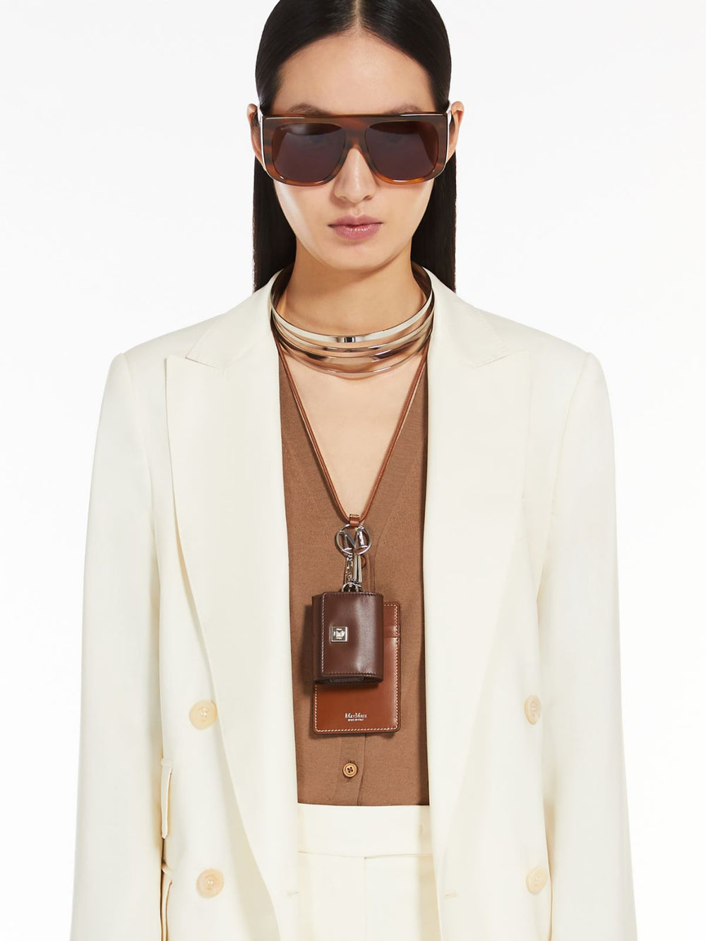 Leather badge holder - Amber brown