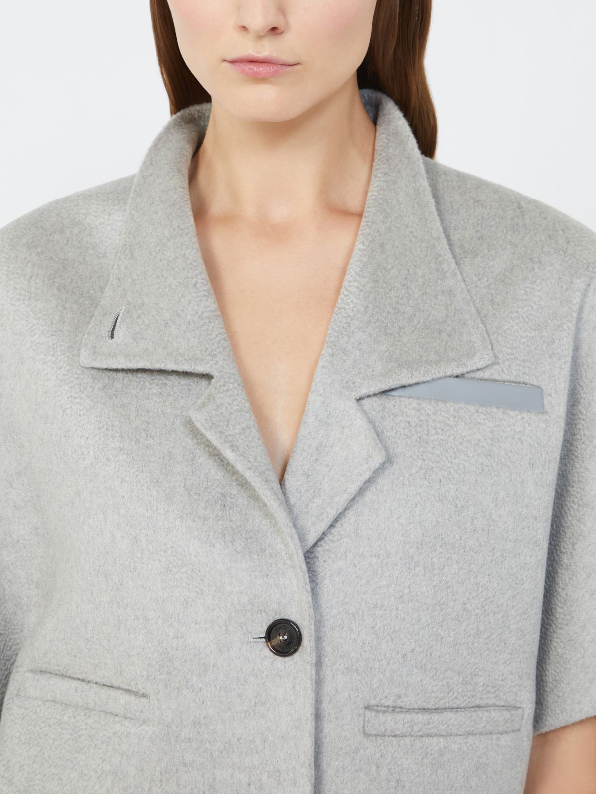 Long cropped cape in cashmere drap - Medium grey