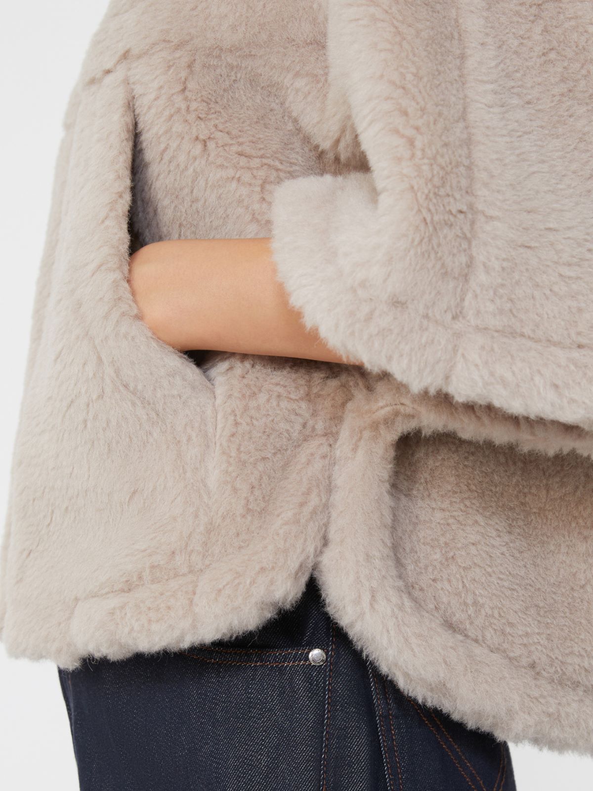 Alpaca and wool Teddy fabric boxy cape - Beige