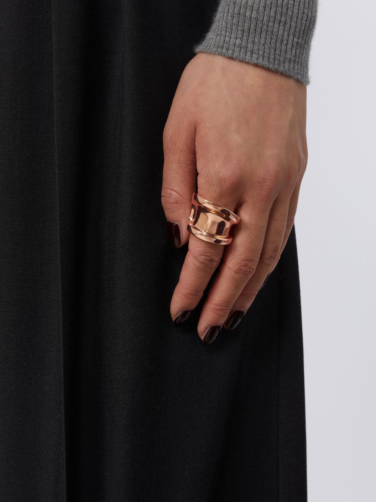 Asymmetric metal ring - Bronze