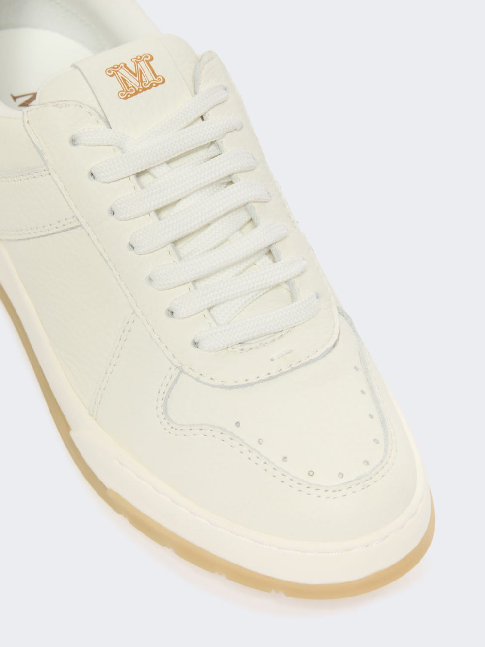 Low-top trainers in tumbled leather - White