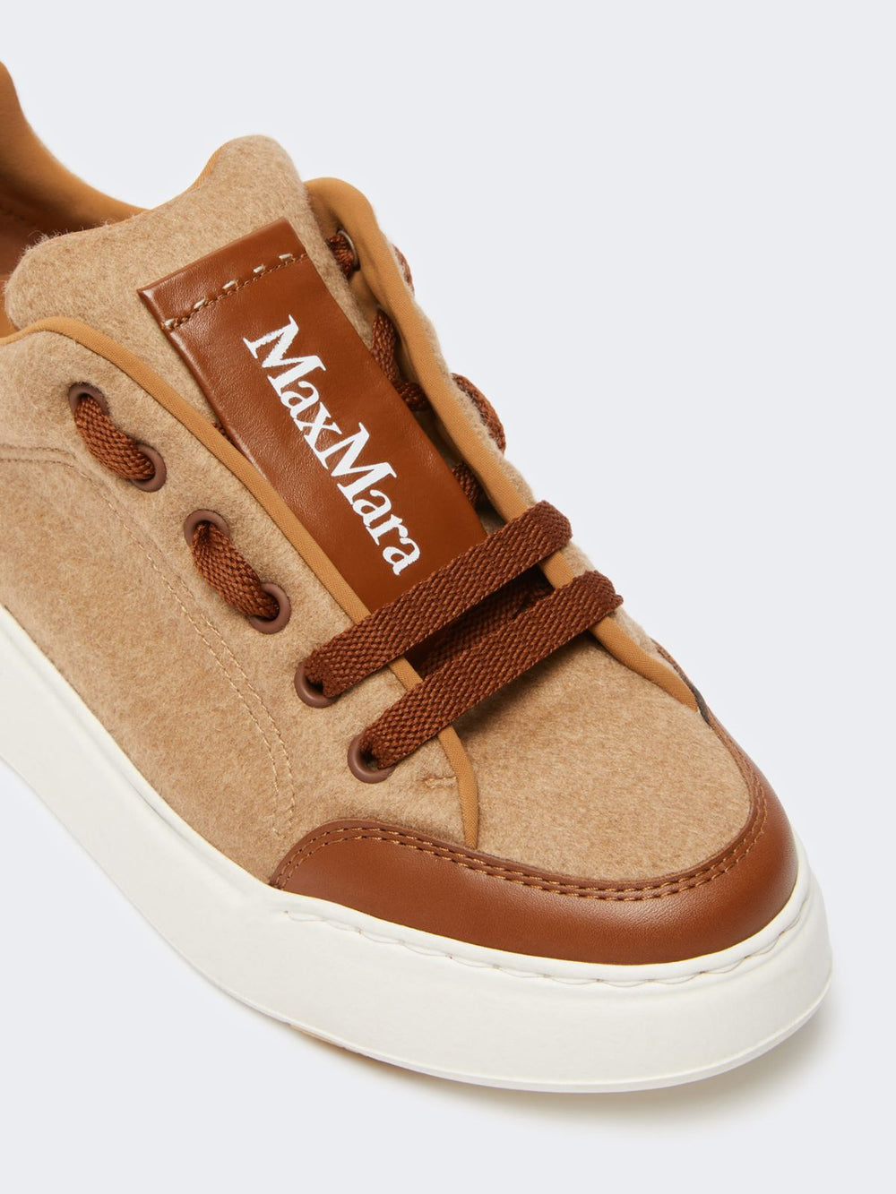 Water-repellent camel sneakers - Camel