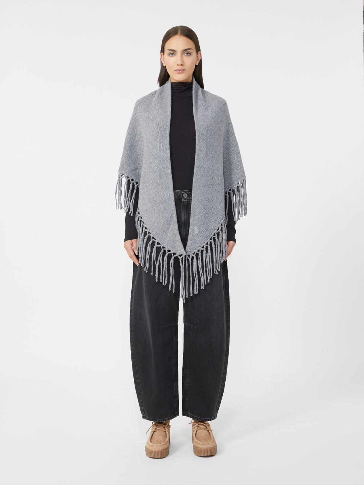 Wool shawl with fringes - Medium grey