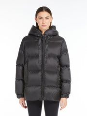 Down jacket in water-repellent canvas - Black